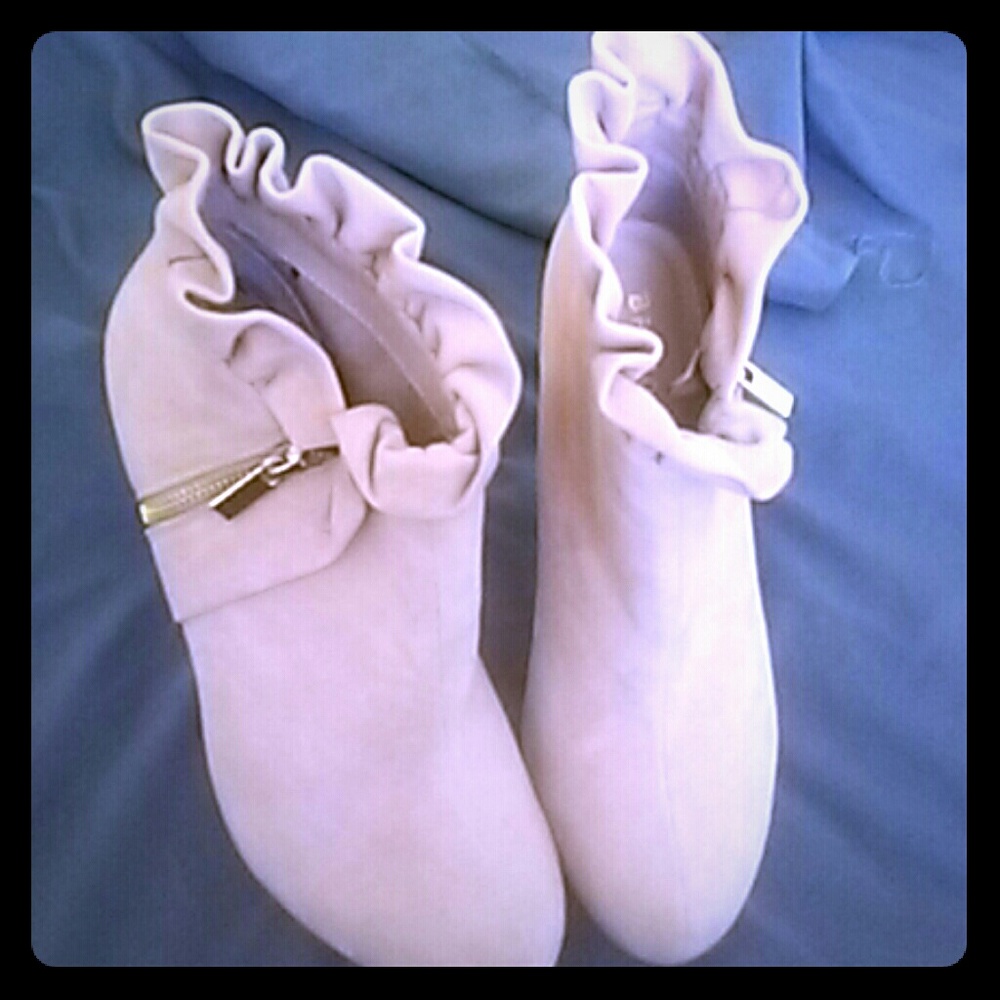 Heel bootie